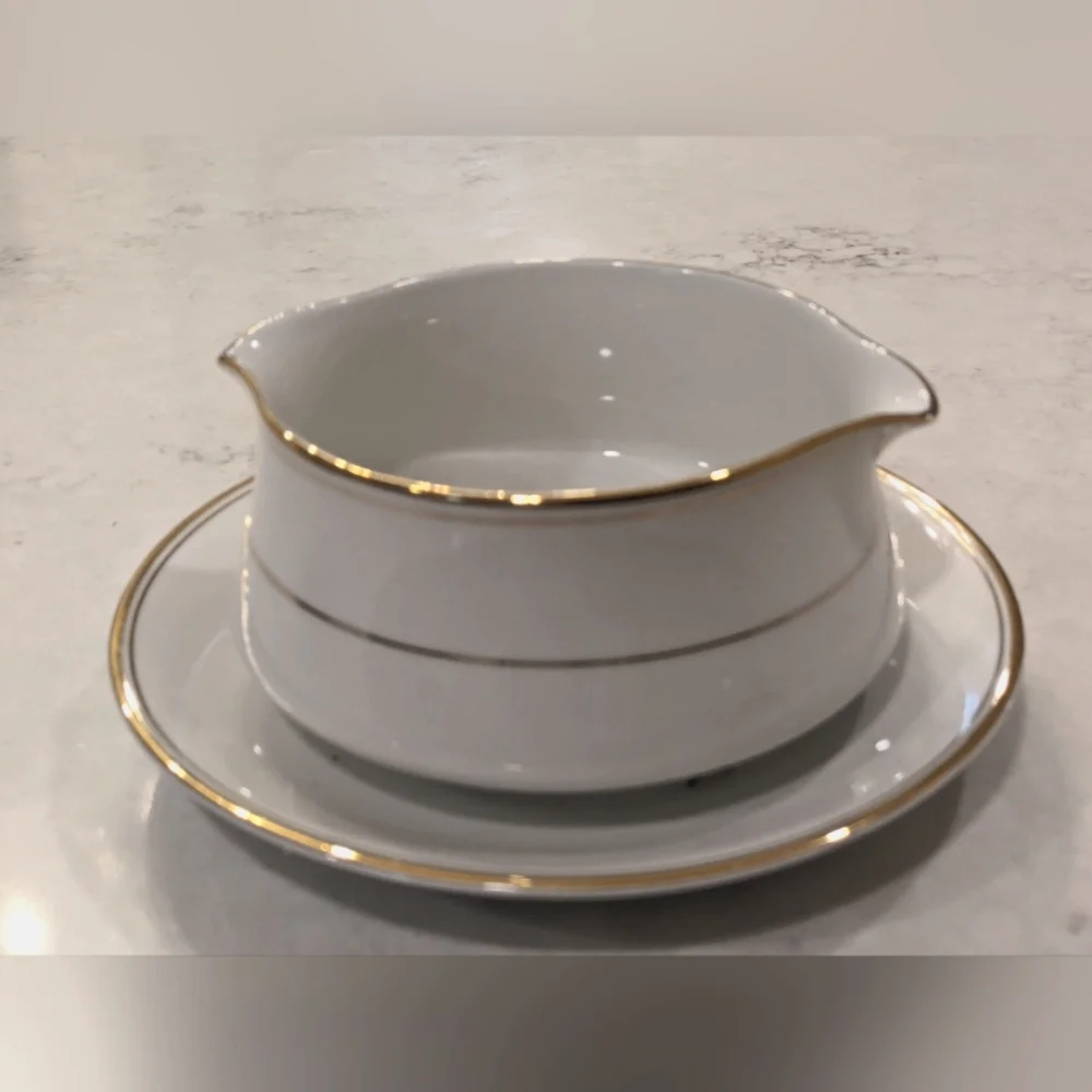 Fine Bone China Japan Royale Aurum Gravy Boat w/Detached Under Plate Gold Trim